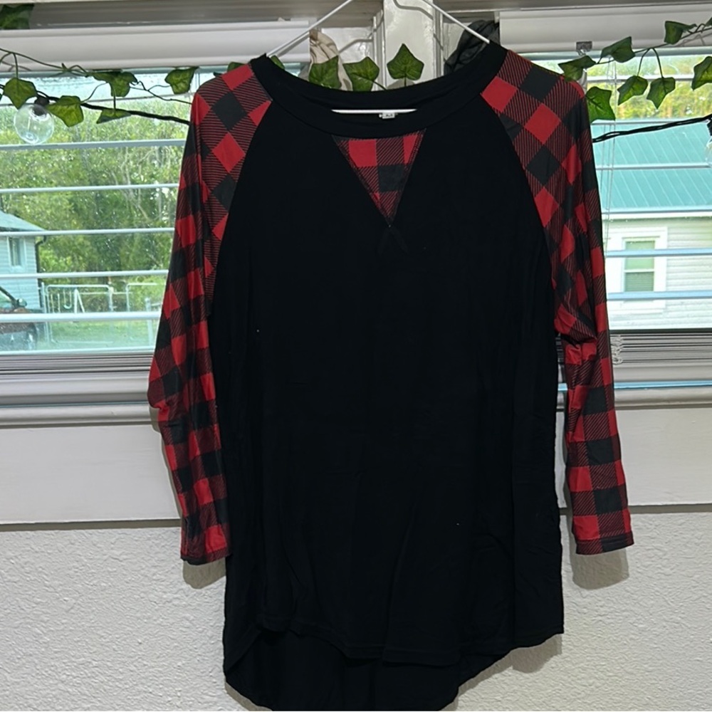 Plaid Sleeve Black Top